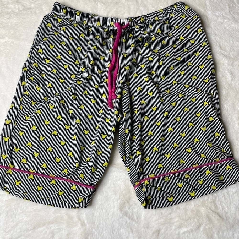 Disney Luxe Collection short